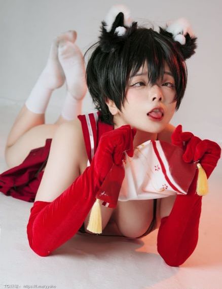 扒开美女下面进去_4K韩国电影在线观看